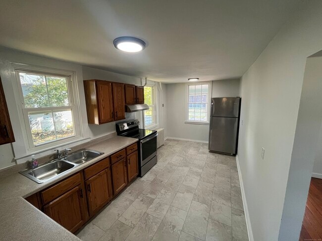 Building Photo - 9 Essex Rd