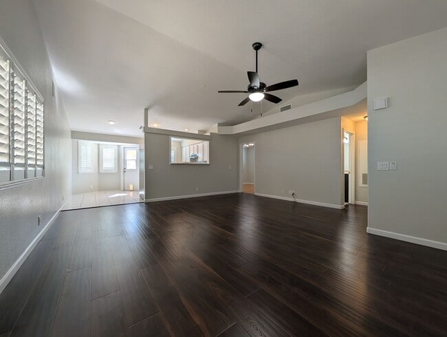 Building Photo - 2-BEDROOM CONDO AVAILABLE FOR RENT IN WEST...