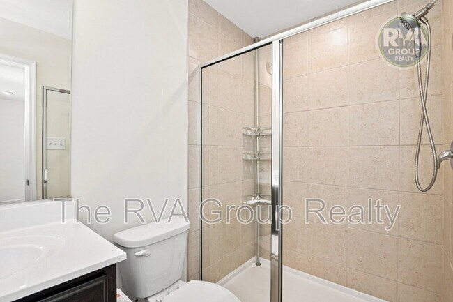 Building Photo - 3421 Pond Aly