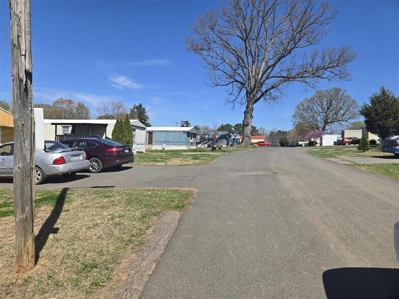 Building Photo - 918 Cline Park Dr