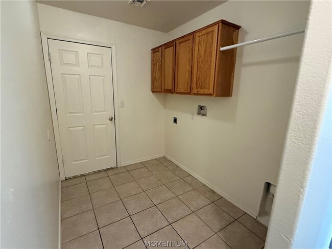 Building Photo - 9830 Needles Dr