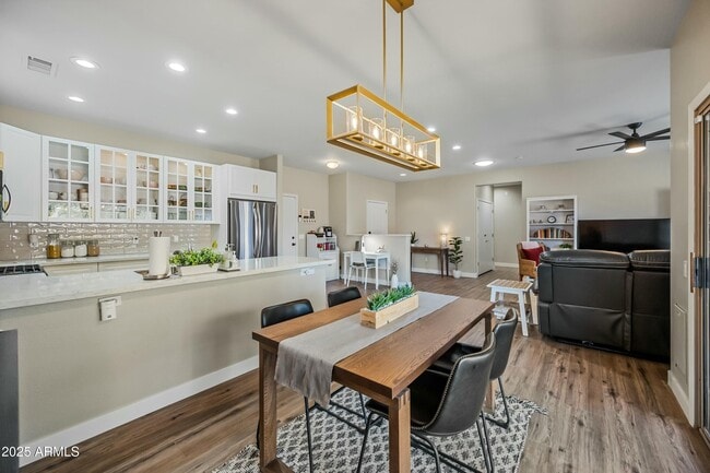 Building Photo - 15996 W Mesquite Ct