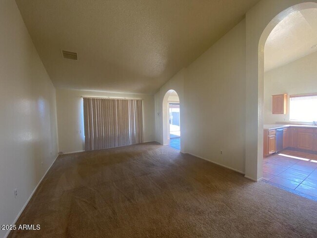 Building Photo - 3271 Briarwood Dr