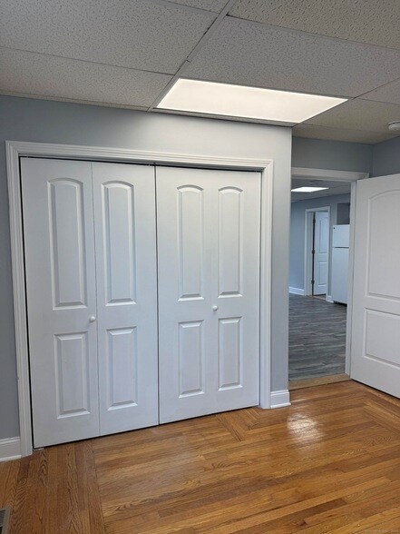 Building Photo - 211 Montowese St