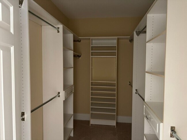 Building Photo - 43 Crooked Creek Ln