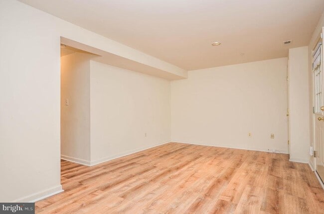 Building Photo - 3003 Gatehouse Ct