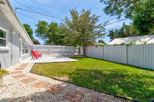 Building Photo - 2/1 Ormond Beachside Bungalow
