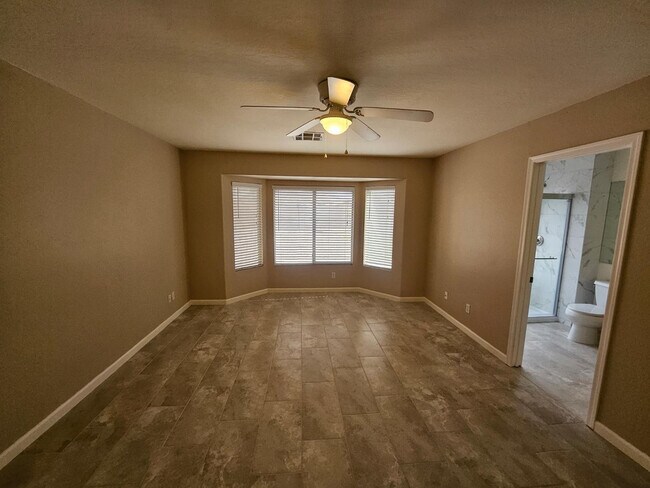 Building Photo - 2863 E Oakland Ct