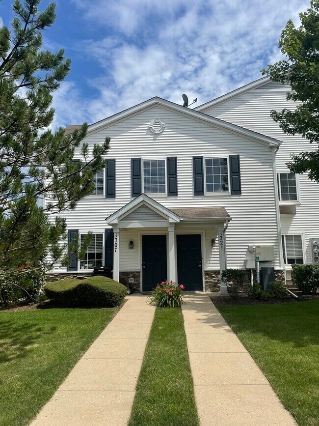 Primary Photo - 1723 Silverstone Dr