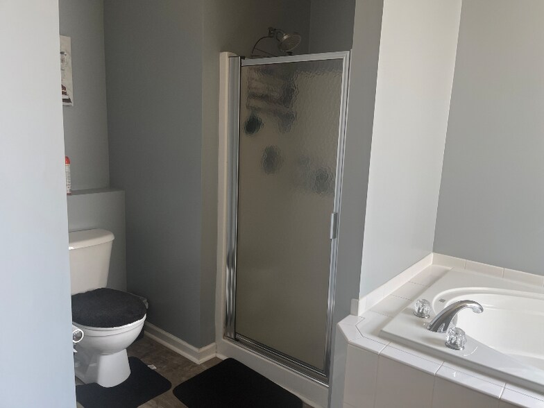 Building Photo - 4117 River Breeze Cir