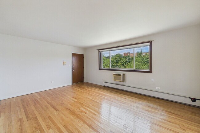 Building Photo - 7019 N Ridge Blvd
