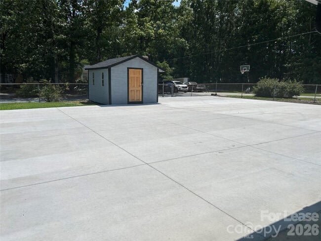 Building Photo - 5006 Myers Rd
