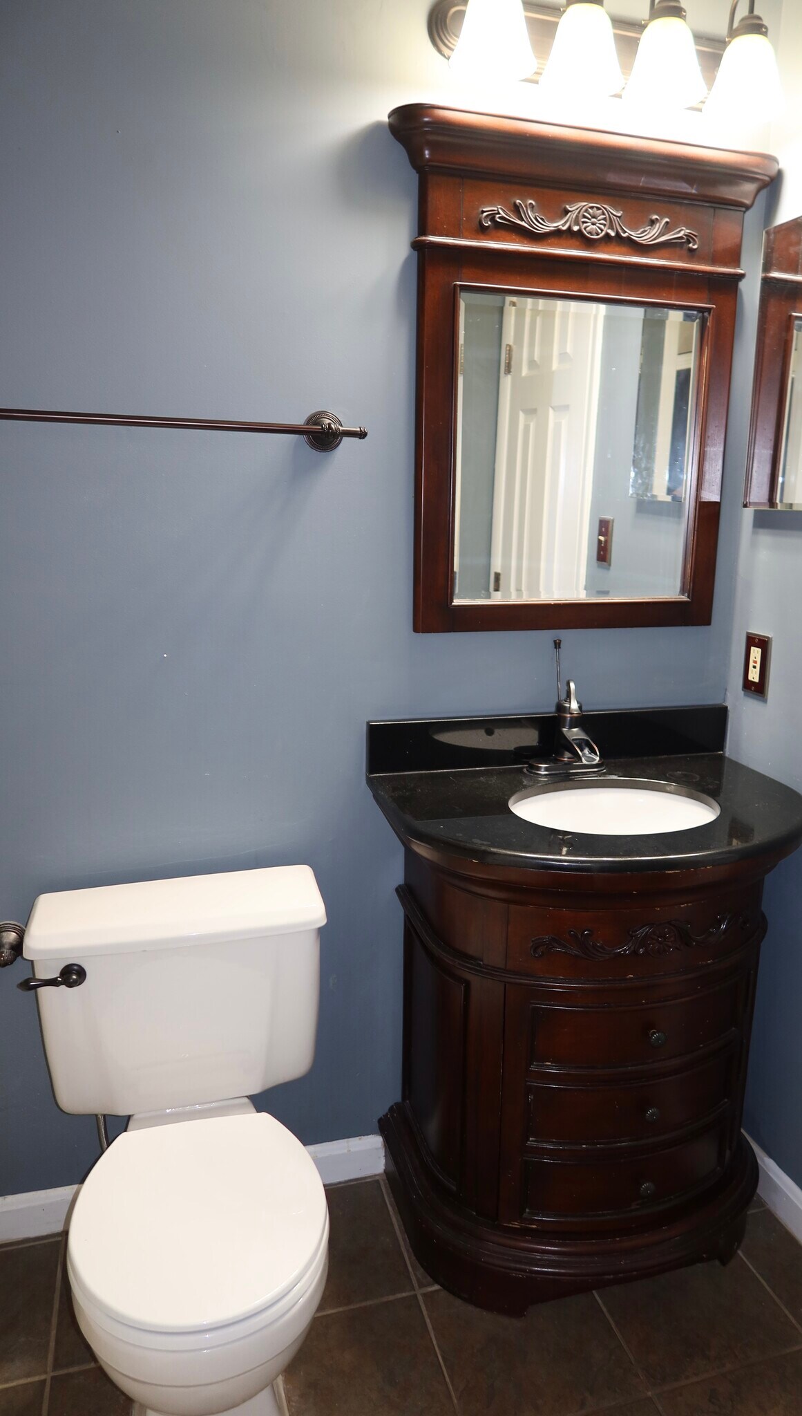 Building Photo - 1717 Ascot Way