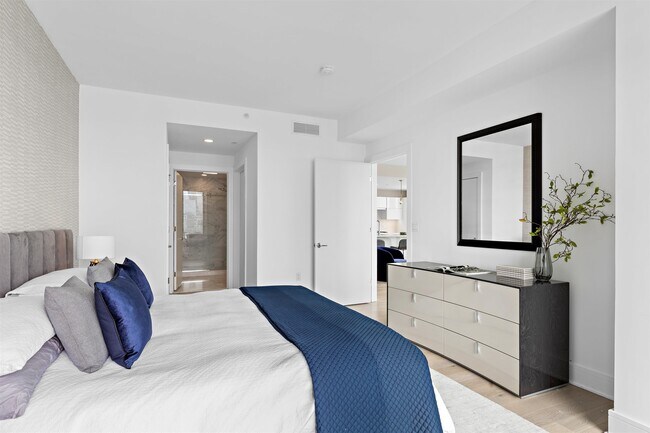 Building Photo - 9 Ave at Port Imperial