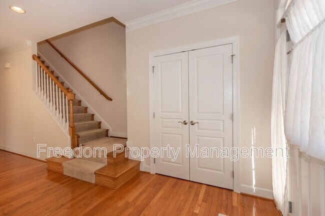 Building Photo - 10774 Monocacy Way