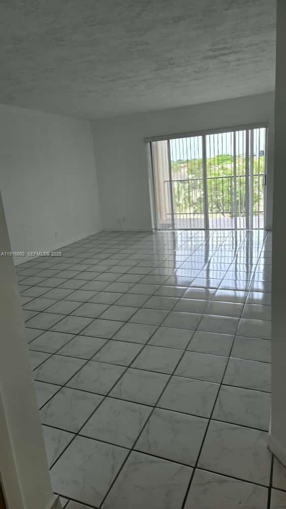 Building Photo - 13707 Kendale Lakes Cir