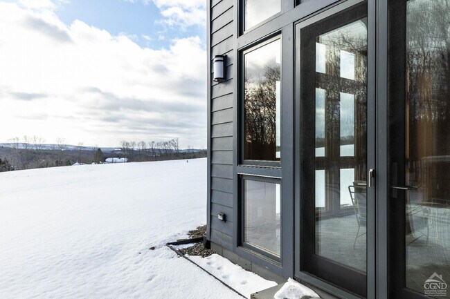 Building Photo - 323 Haddock Hill Rd