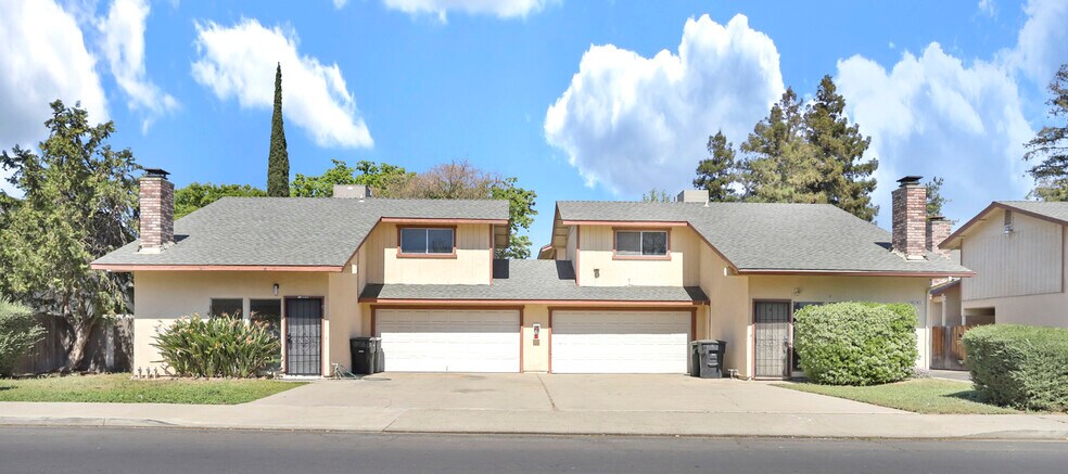 Two Car Garage Creating Privacy - 1305 Sylvan Meadows Dr