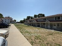 Building Photo - 169 Conanicus Ave