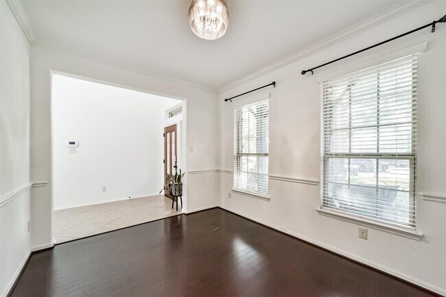 Building Photo - 6207 Holly Oaks Court