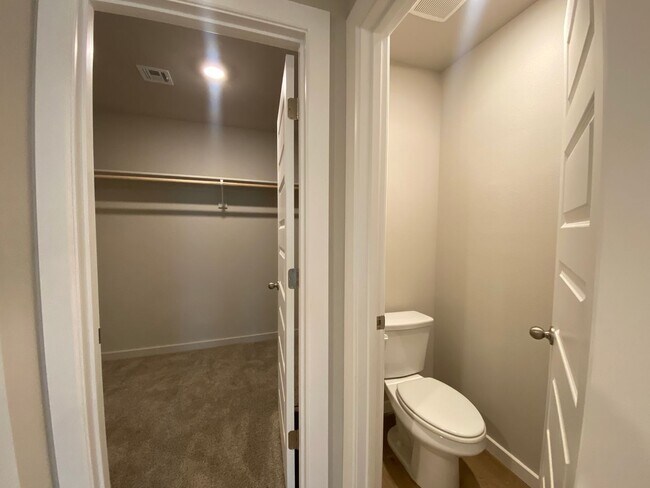 Building Photo - Welcome to your dream rental!!