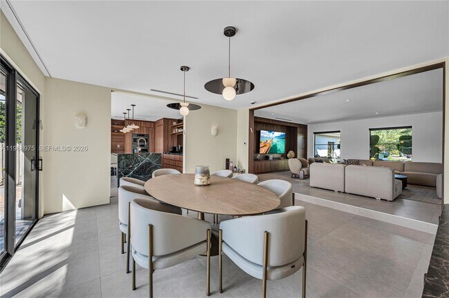 Building Photo - 1170 S Biscayne Point Rd