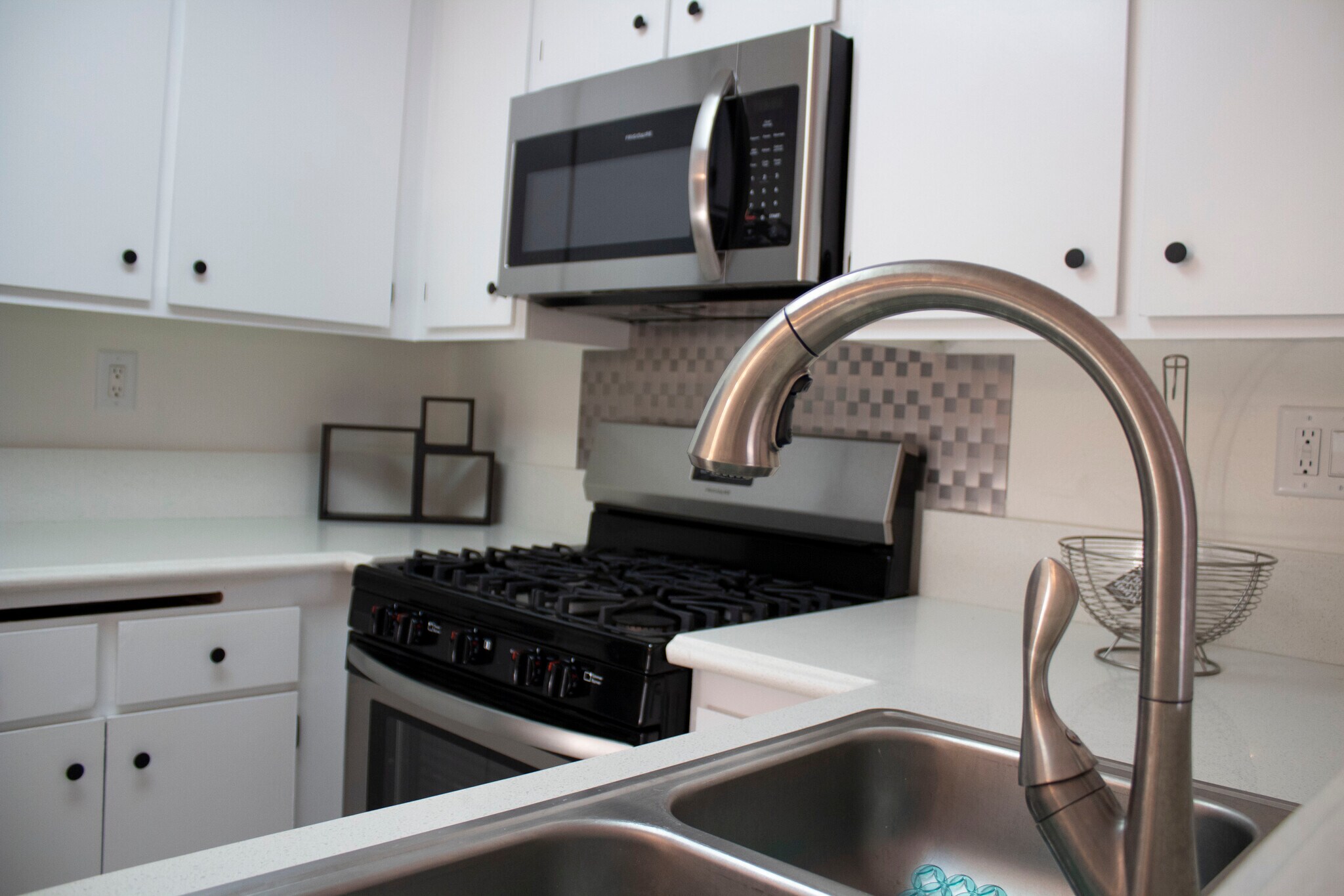 Kitchen - 18752 Mandan St #1001