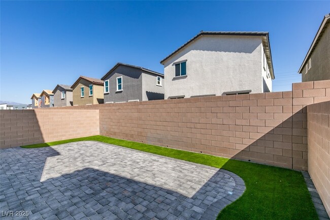 Building Photo - 2646 Snapdragon Fls Ave