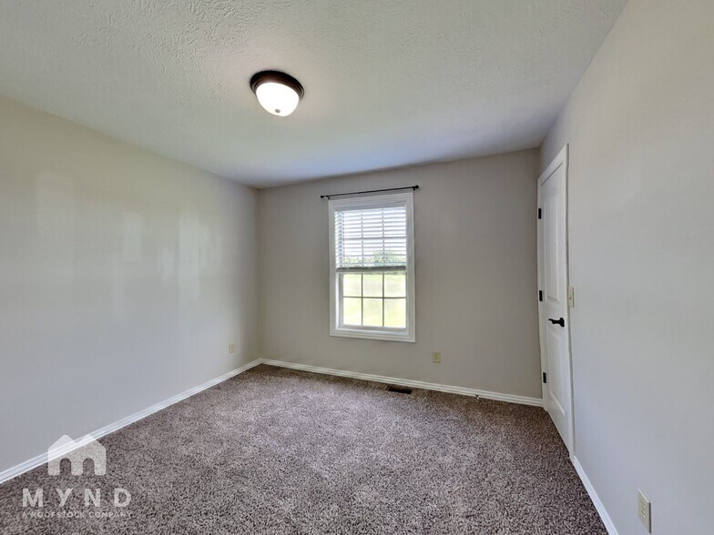 Building Photo - 5697 W Alexa Ln