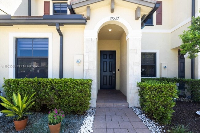 Building Photo - 10537 W 32nd Ln