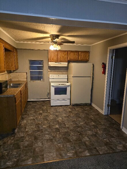 Building Photo - 1505 W Chestnut St