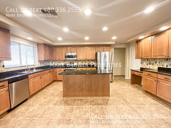 Building Photo - 1648 E Canyon Way