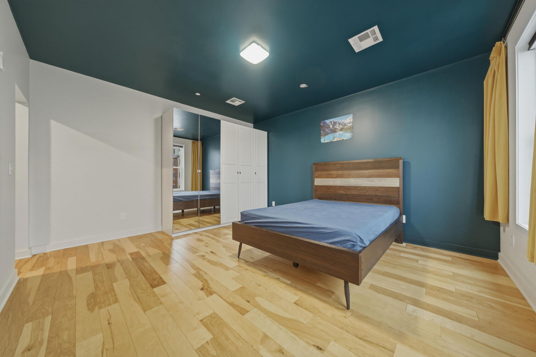 Building Photo - 186 Paris St