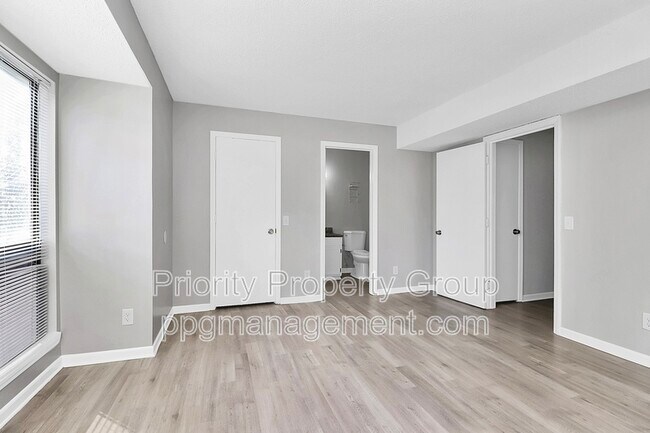 Building Photo - 10971 Harrowfield Rd