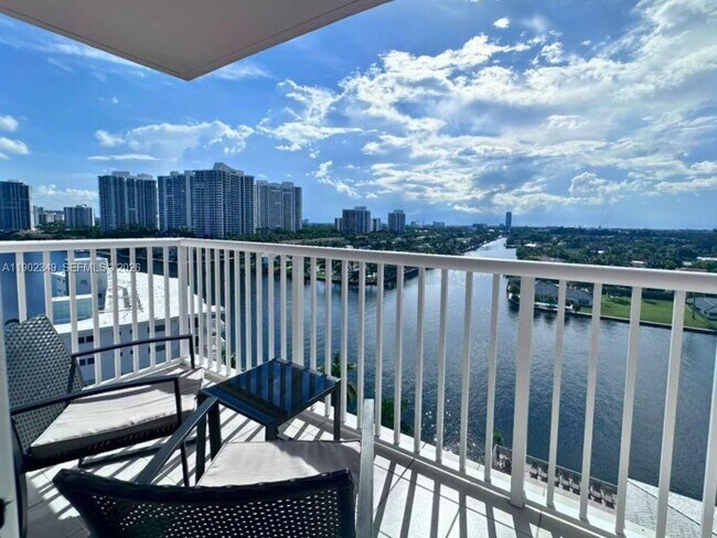 Building Photo - 3161 S Ocean Dr