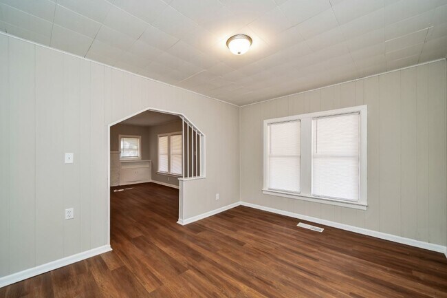 Building Photo - Move in Promo: $250 Off First Month's Rent!