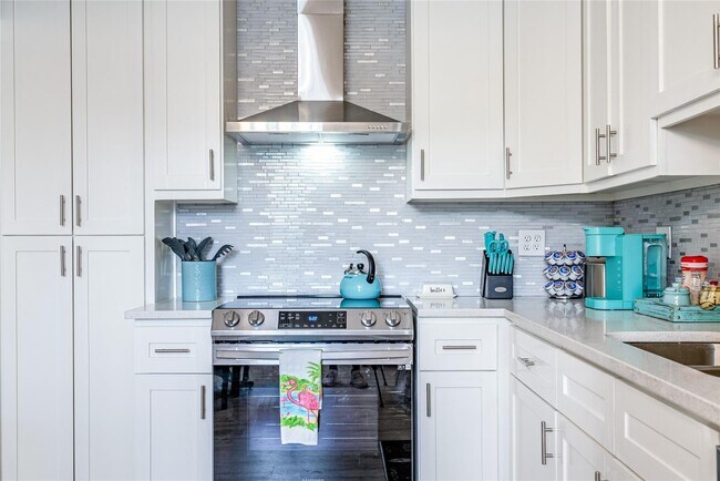 Building Photo - 1208 Avenue K