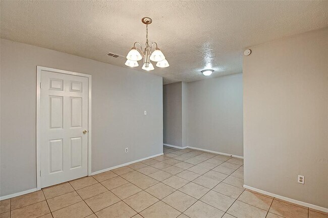 Building Photo - 11203 Doric Ct