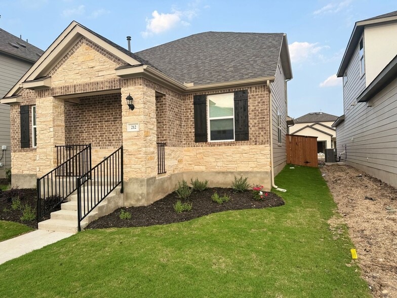 Building Photo - 212 Flowers Ave