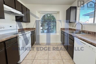 Building Photo - 3Bed/2Bath Home at 101/Union Hills! $399 M...