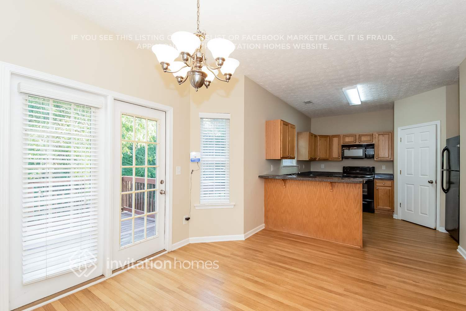 Building Photo - 23 Roxbury Ln