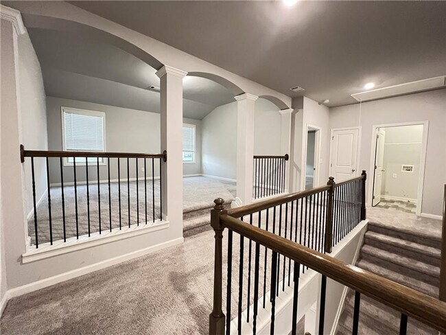 Building Photo - 4675 Silver Oak Dr SW