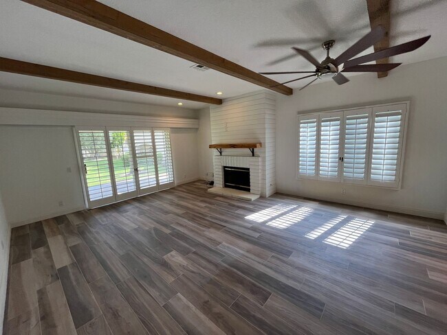 Building Photo - Long Term - 3 Bed 2 Bath in Desert Falls!