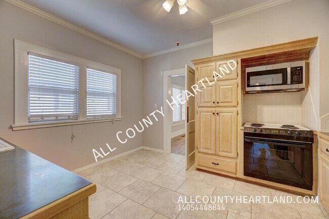 Building Photo - 801 North Blvd