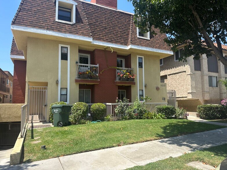 Primary Photo - 1137 N Louise St