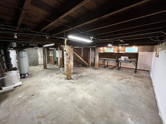 Building Photo - 8339 State Hwy 303 NE