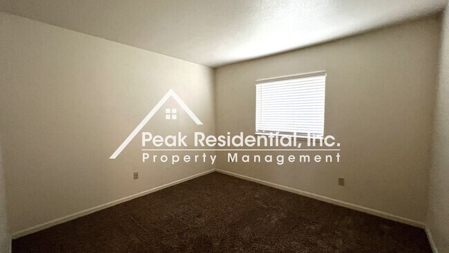 Building Photo - Very Nice 3bd/2ba Citrus Heights Home with 2 Car Garage - Must See!