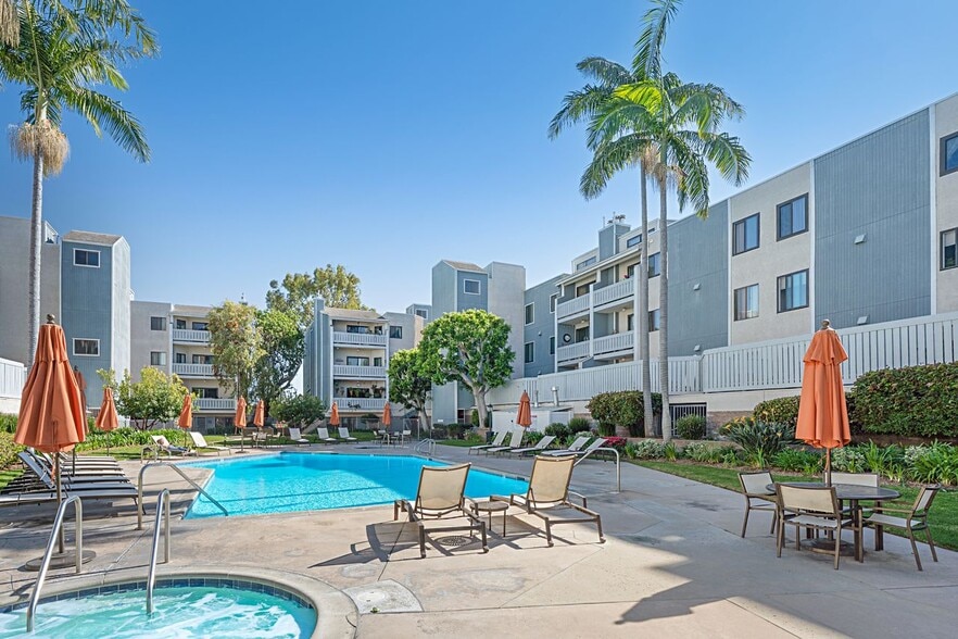 Building Photo - 8172 Manitoba St