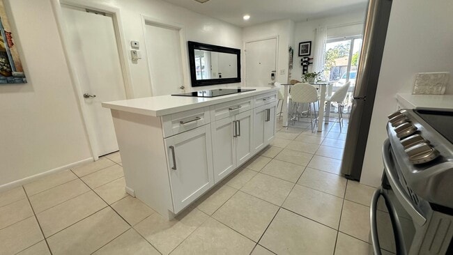 Building Photo - 5778 Phoenix Palm Ct