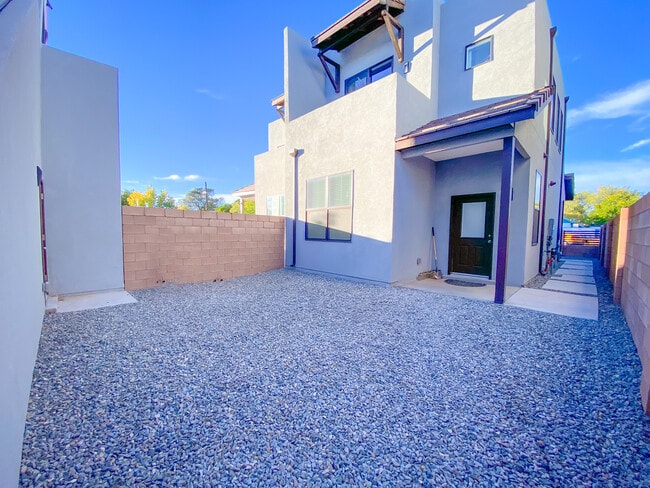 Building Photo - 844 Tijeras Ave NW